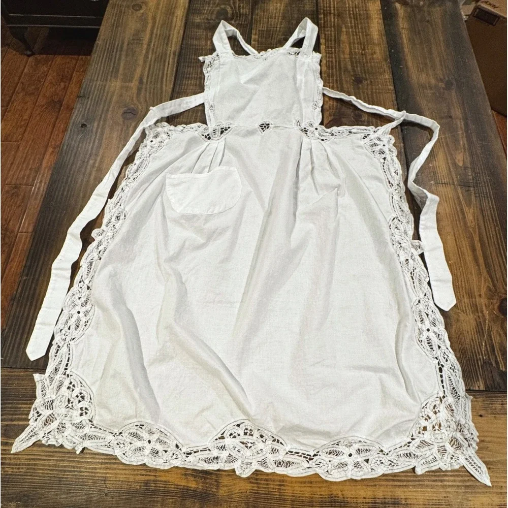 Vintage Apron White Lace Trim Adjustable Straps Full Bib Cottagecore Eyelet